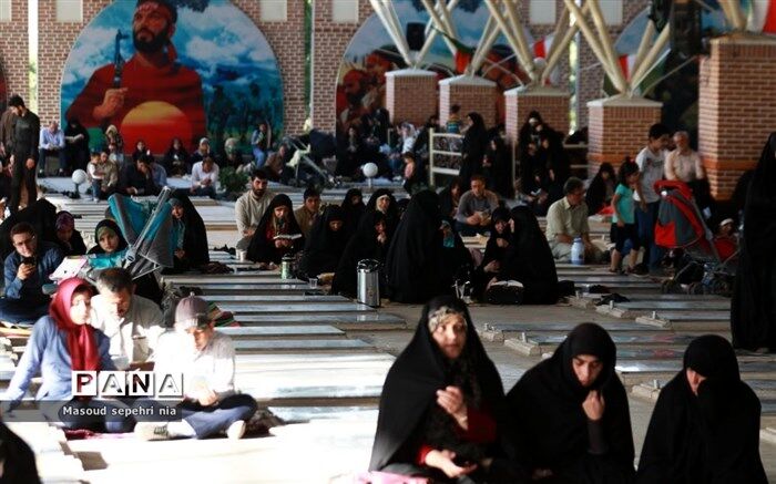 طنین روح بخش دعای عرفه از شبکه های سیما