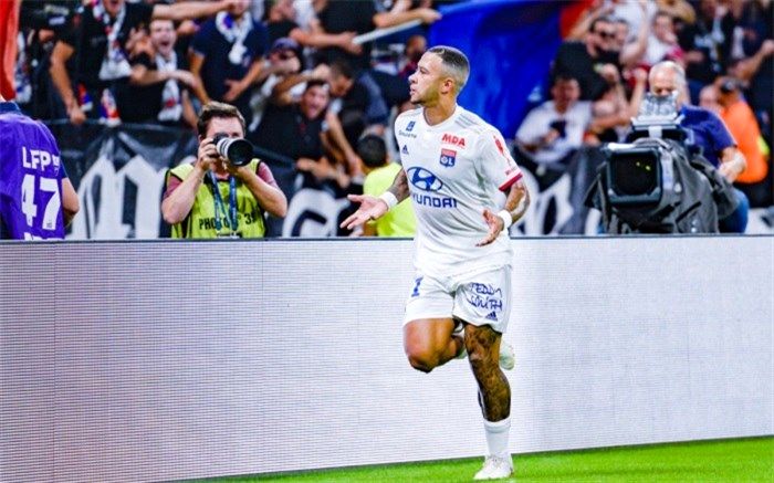 لیگ یک فرانسه؛لیون با آتش‌بازی صدرنشین شد