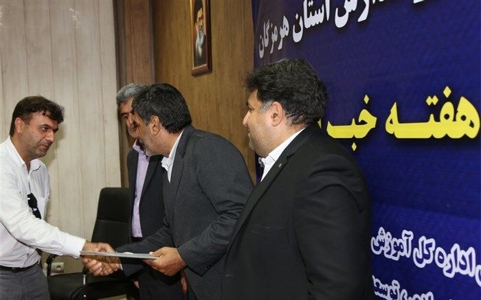 خبرنگاران زبان گویای جامعه هستند