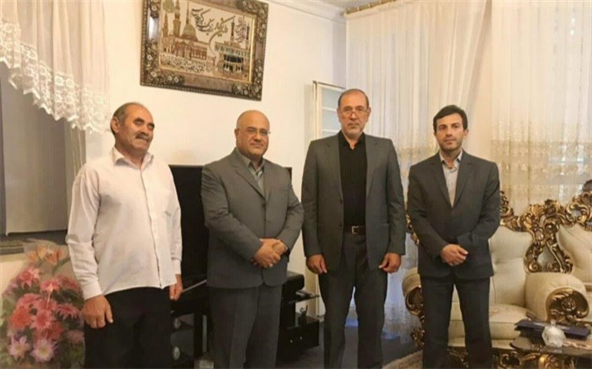 دیدار مدیرکل و مسئولان آموزش و پرورش استان با آزاده فرهنگی