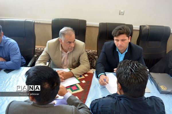 حضورمردمی و میز خدمت با حضور استاندار و مدیران کل استان در شهرستان خوسف