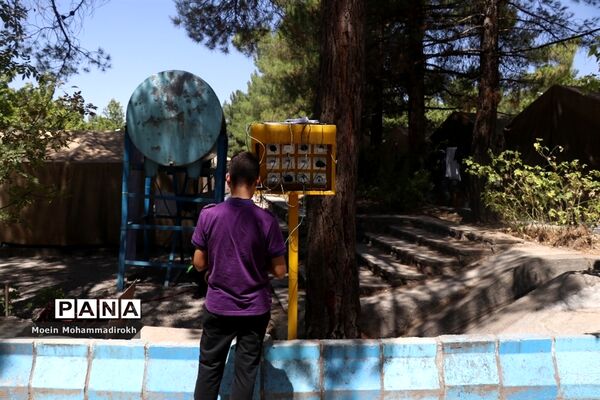 پخت و پز دانش‌آموزان پسر در نهمین دوره اردوی ملی پیشتازان کشور