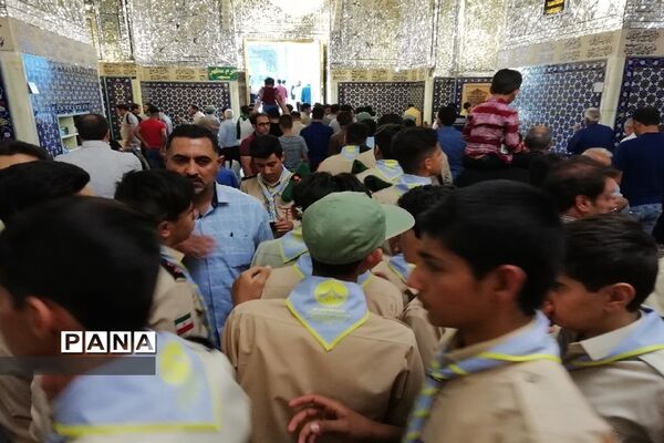 حضور دانش‌آموزان پیشتاز پسر سراسر کشور در حرم مطهر رضوی