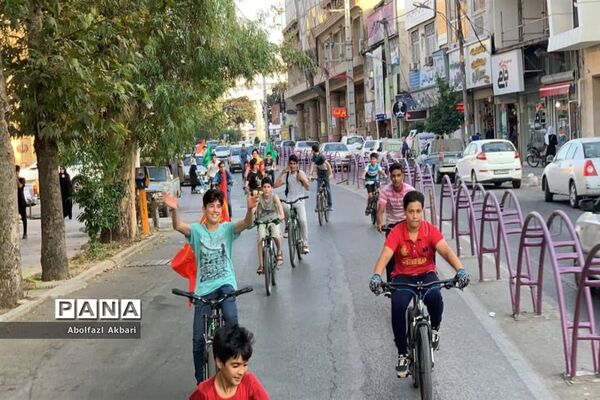 کاروان شادی دوچرخه‌سواری غدیر دانش‌آموزان در ساری