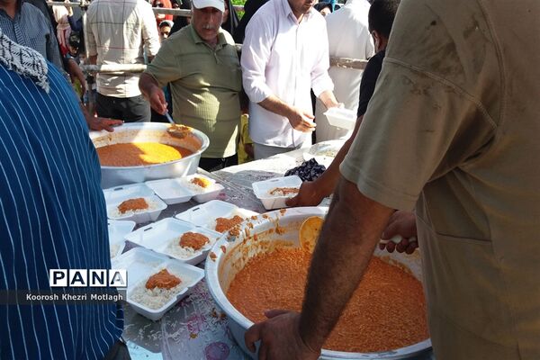 توزیع 5000 طعام به مناسبت عید ولایت در شهرستان کازرون