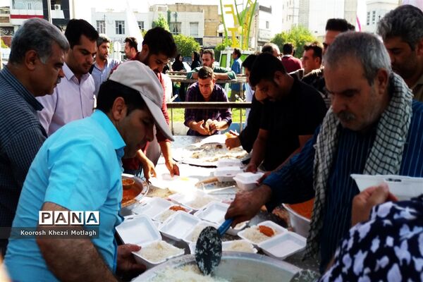 توزیع 5000 طعام به مناسبت عید ولایت در شهرستان کازرون
