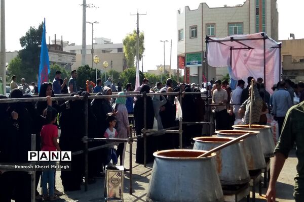 توزیع 5000 طعام به مناسبت عید ولایت در شهرستان کازرون