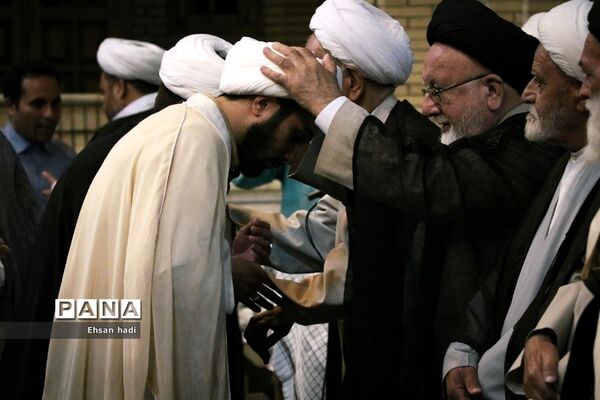 مراسم عمامه‌گذاری 280 طلبه خراسان