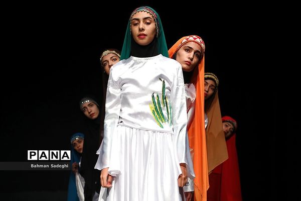 بازدید معاون پرورشی از سی و هفتمین جشنواره فرهنگی و هنری دانش‌آموزان برگزیده دختر کشور