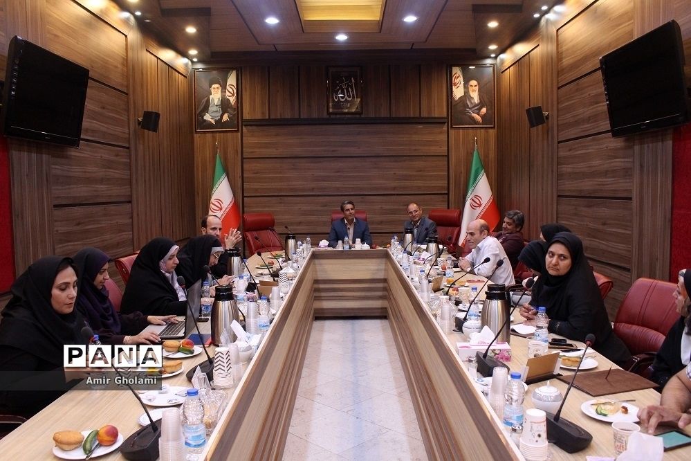 نشست مدیرکل آموزش و پرورش شهرستان‌های استان تهران با اصحاب رسانه