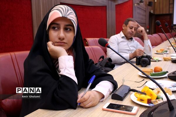 نشست مدیرکل آموزش و پرورش شهرستان‌های استان تهران با اصحاب رسانه
