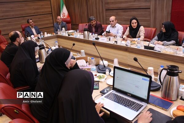 نشست مدیرکل آموزش و پرورش شهرستان‌های استان تهران با اصحاب رسانه