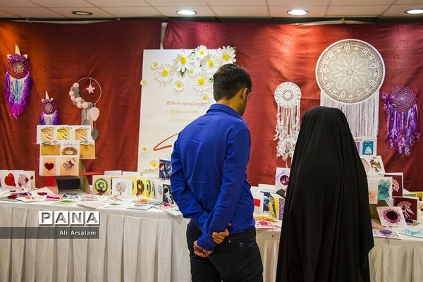 نمایشگاه گروهی دست ساخته‌های من