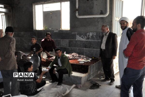 تقسیم گوشت نذری بین نیازمندان شهرستان خوسف