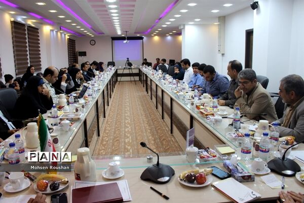 نشست شورای معاونان آموزش و پرورش استان بوشهر با خبرنگاران