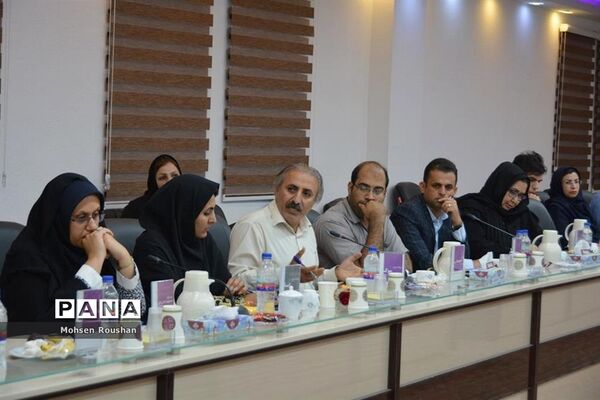نشست شورای معاونان آموزش و پرورش استان بوشهر با خبرنگاران