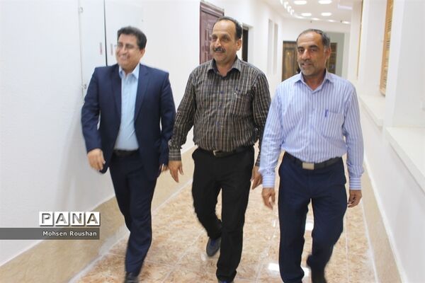 نشست شورای معاونان آموزش و پرورش استان بوشهر با خبرنگاران