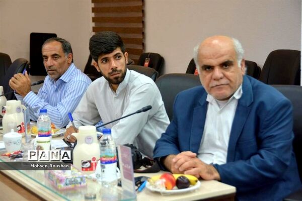نشست شورای معاونان آموزش و پرورش استان بوشهر با خبرنگاران