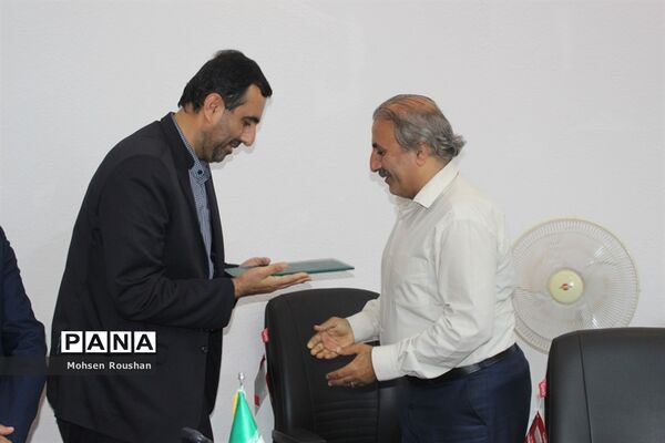 نشست شورای معاونان آموزش و پرورش استان بوشهر با خبرنگاران