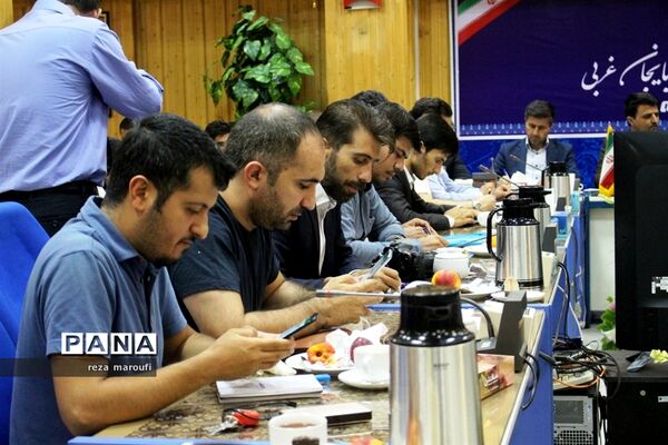 نشست خبری سرپرست مخابرات آذربایجان غربی به مناسبت روز خبرنگار