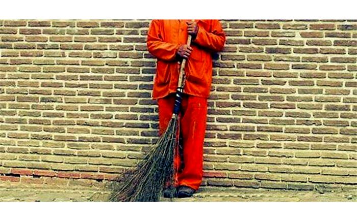 لباس گشاد «رفتگری»  بر قامت کوچک کودکان کار
