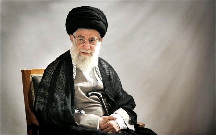 شعار «خدمت‌رسانی برای تحقق عدالت و پیشرفت» را همگانی کنید