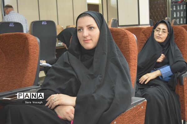 آیین تجلیل از مربیان پیشتاز سازمان دانش‌آموزی آموزش و پرورش شهرستان شهریار
