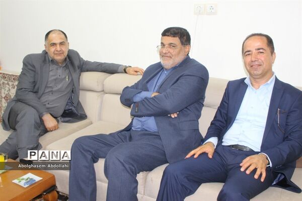 دیدار معاون مطبوعاتی وزارت فرهنگ با پیشکسوت مدیر خبرگزاری ایرنا بوشهر