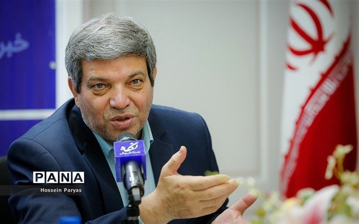 حسینی: جشن برچیده شدن مدارس خشتی و گلی را تا پایان آبان برگزار می کنیم