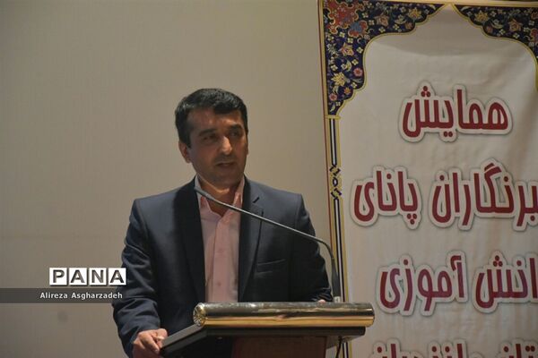 همایش تجلیل از دانش‌آموزان خبرنگار مازندران-۲