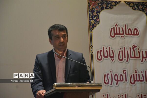 همایش تجلیل از دانش‌آموزان خبرنگار مازندران-۲