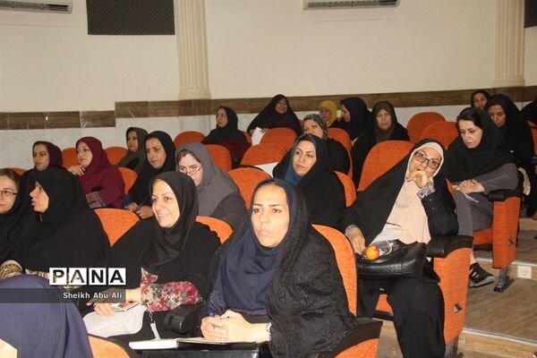 گردهمایی مدیران سه دوره تحصیلی دولتی، و غیر دولتی شهرستان بوشهر