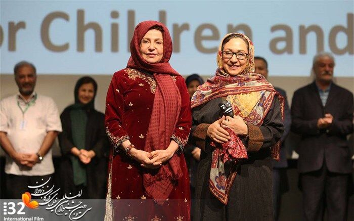 چشنواره فیلم کودک برای مریم سعادت و مهین جواهریان بزرگداشت گرفت