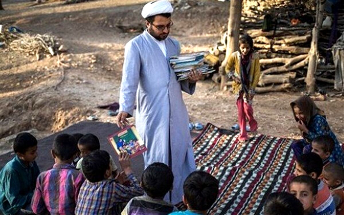 آذری‌نژاد: کتاب درسی  تفکرمحور شده است اما همه معلمان ما اینگونه نیستند