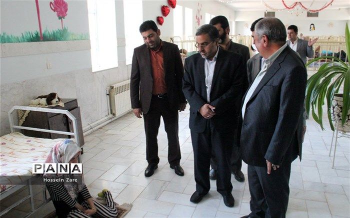 هم‌زمان با آغاز هفته دولت؛ بازدید سرپرست فرمانداری شهرستان تفت از موسسه نیکوکاری فاطمه الزهرا(س) تفت