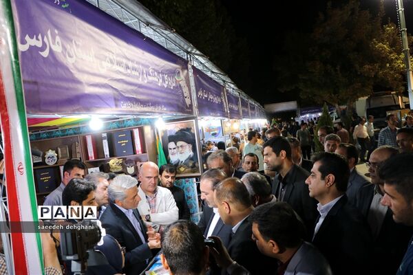 افتتاح نمایشگاه دستاوردهای دولت در شیراز