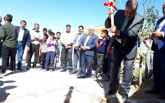 مراسم کلنگ زنی ساخت پروژه دوکلاسه دبستان شهید تازیکی زبرخان برگزار شد