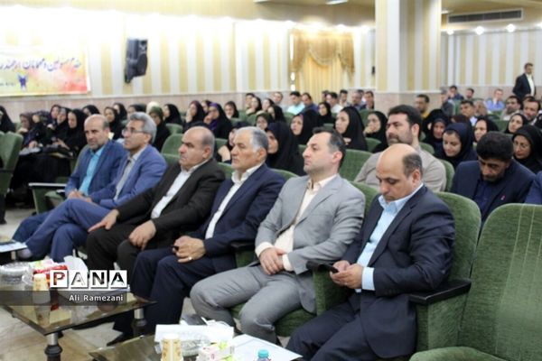 همایش درس‌پژوهی بارویکرد روایت‌نگاری