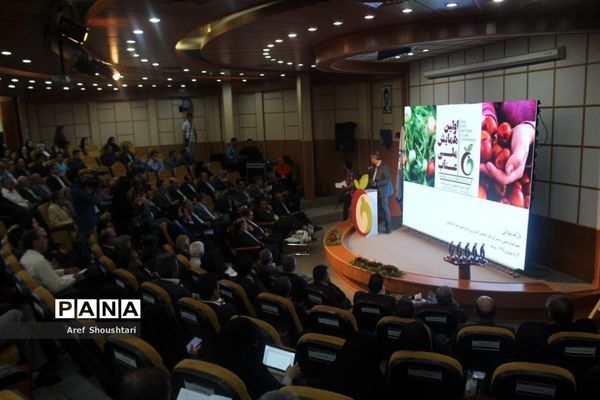 اولین همایش ملی عناب در بیرجند