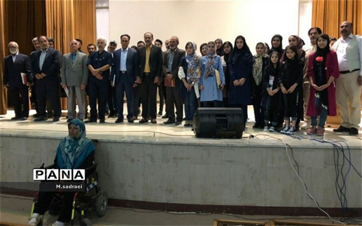 برگزاری انجمن ادبی فانوس  در گلپایگان