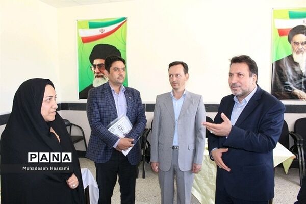 بازدید علیرضا کمرئی، معاون آموزش متوسطه وزارت آموزش و پرورش، از شهرستان درمیان