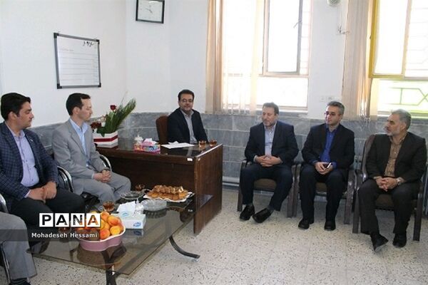 بازدید علیرضا کمرئی، معاون آموزش متوسطه وزارت آموزش و پرورش، از شهرستان درمیان