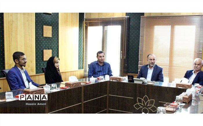 دیدار اعضای مجلس دانش آموزی خوزستان با مدیرکل صداو سیما 