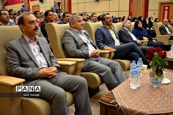 آیین تجلیل از برگزیدگان بیست و پنجمین کنگره قرآن کریم دانش‌آموزان سمپاد