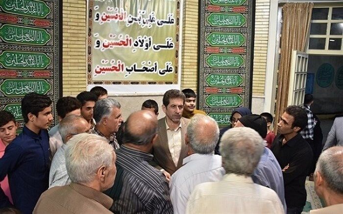 دیدار مدیرکل آموزش و پرورش استان کرمانشاه با مردم در مسجد امام خمینی ( ره )