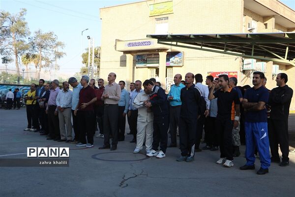 نرمش صبحگاهی و تجلیل از ۳ تن از چهره‌های جهانی و برتر ورزش دانش‌آموزی