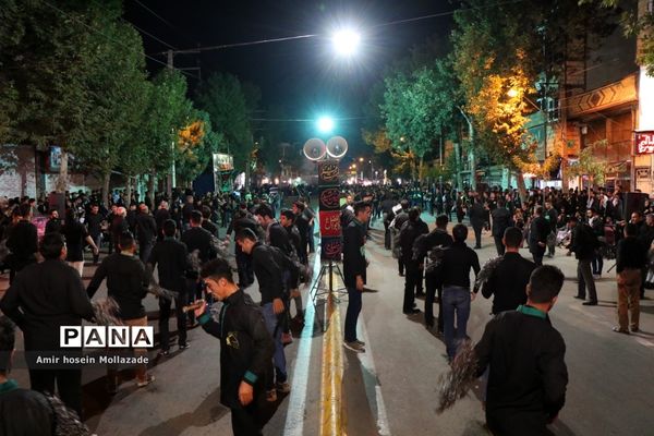 عزاداری شب سوم محرم در خیابان‌های ارومیه