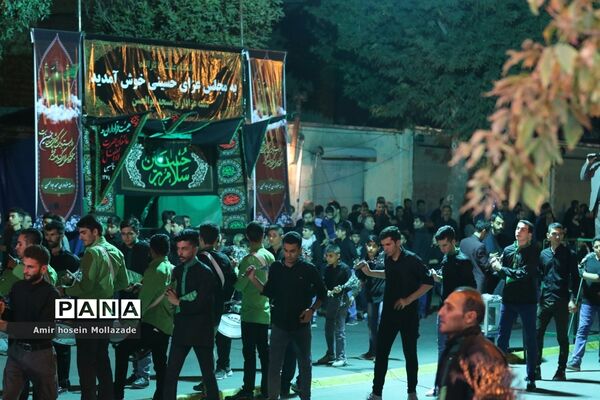 عزاداری شب سوم محرم در خیابان‌های ارومیه