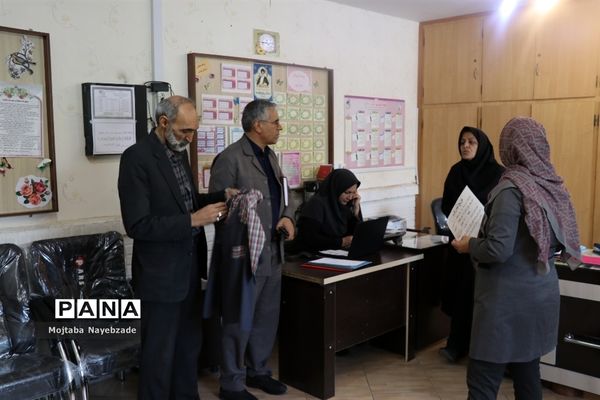 بازدید از مراکز توزیع لباس فرم دانش آموزان خراسان رضوی