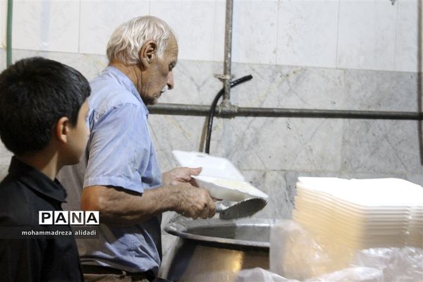 عزاداری مردم شیراز در سومین شب از ماه محرم